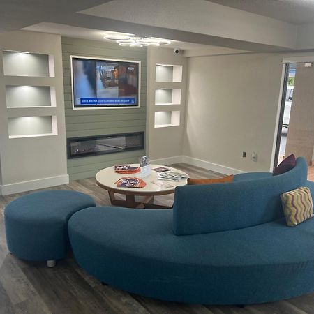 Quality Inn & Suites Orlando East - Ucf Area Alafaya Eksteriør bilde