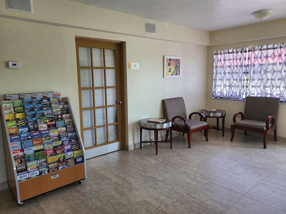 Quality Inn & Suites Orlando East - Ucf Area Alafaya Eksteriør bilde
