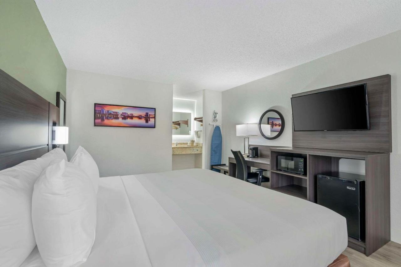 Quality Inn & Suites Orlando East - Ucf Area Alafaya Eksteriør bilde