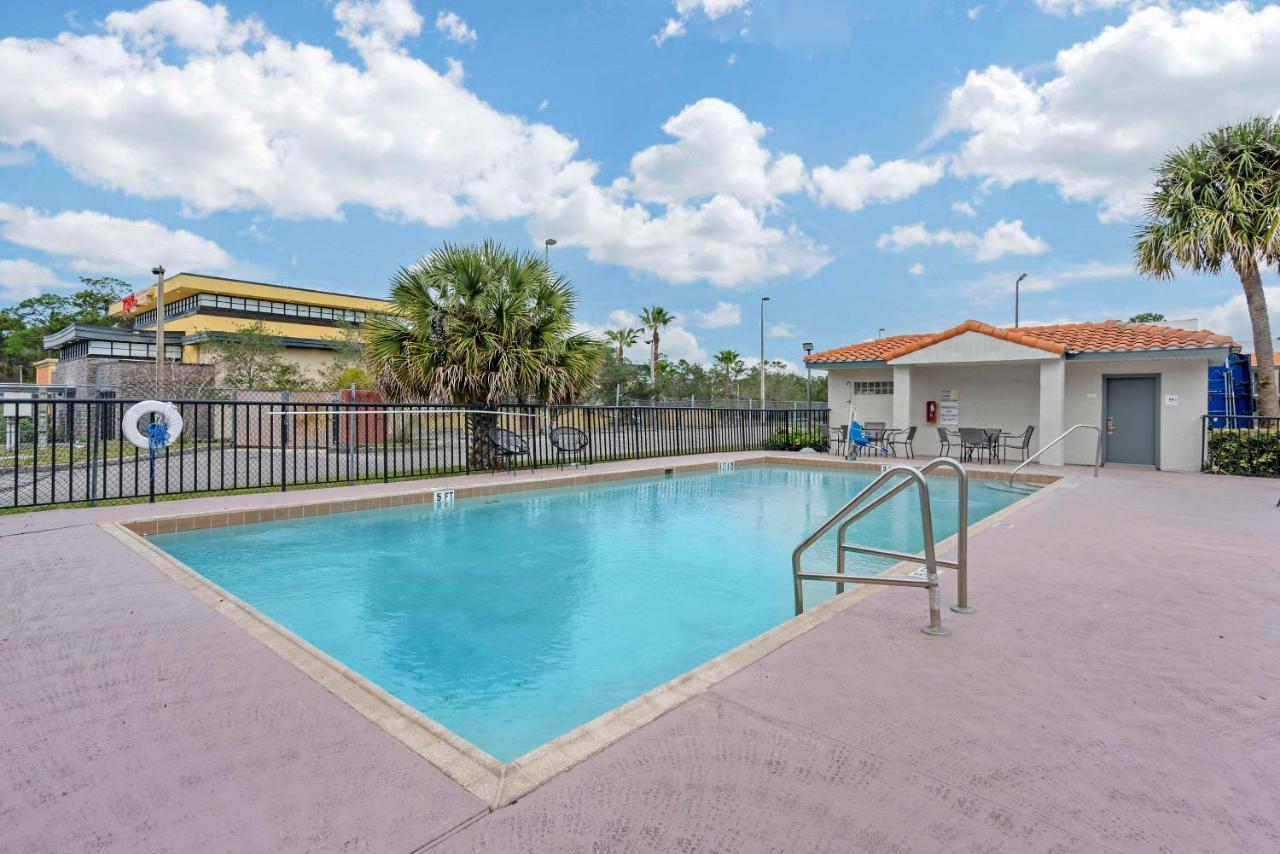 Quality Inn & Suites Orlando East - Ucf Area Alafaya Eksteriør bilde