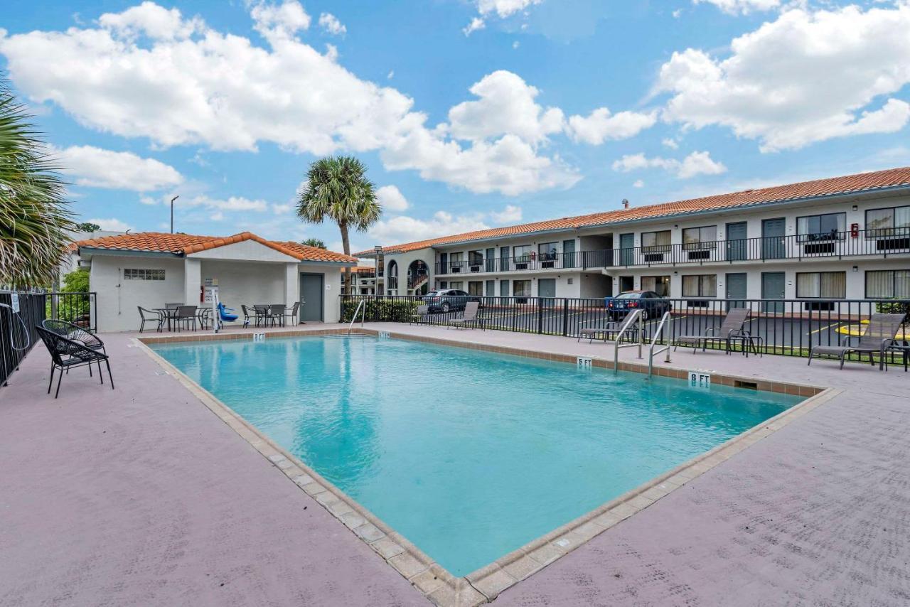 Quality Inn & Suites Orlando East - Ucf Area Alafaya Eksteriør bilde