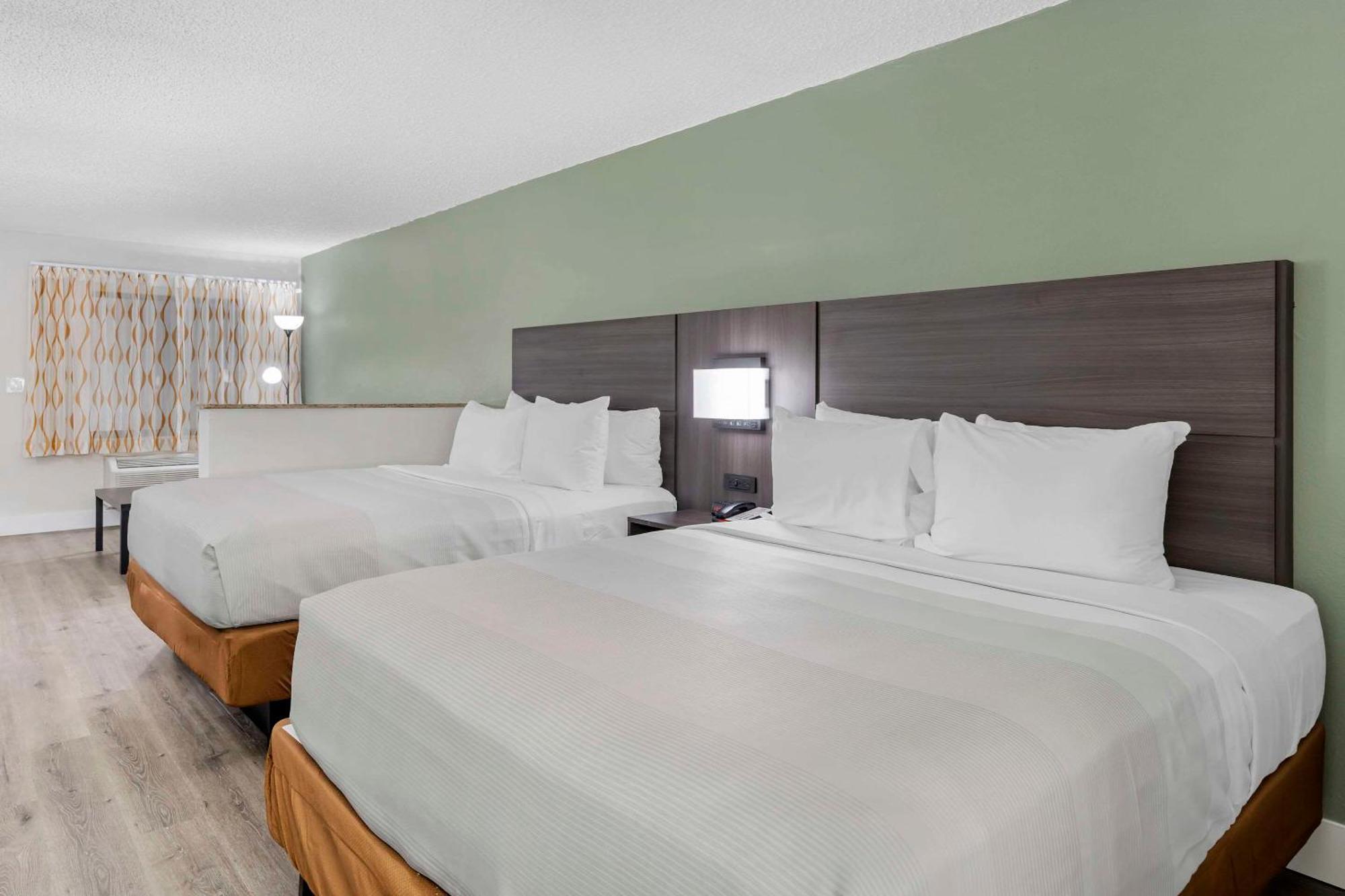 Quality Inn & Suites Orlando East - Ucf Area Alafaya Eksteriør bilde