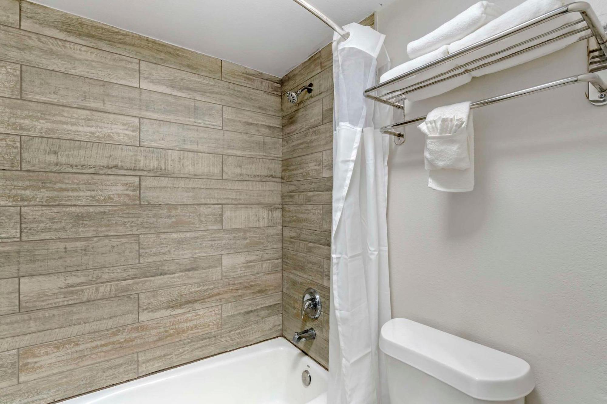 Quality Inn & Suites Orlando East - Ucf Area Alafaya Eksteriør bilde