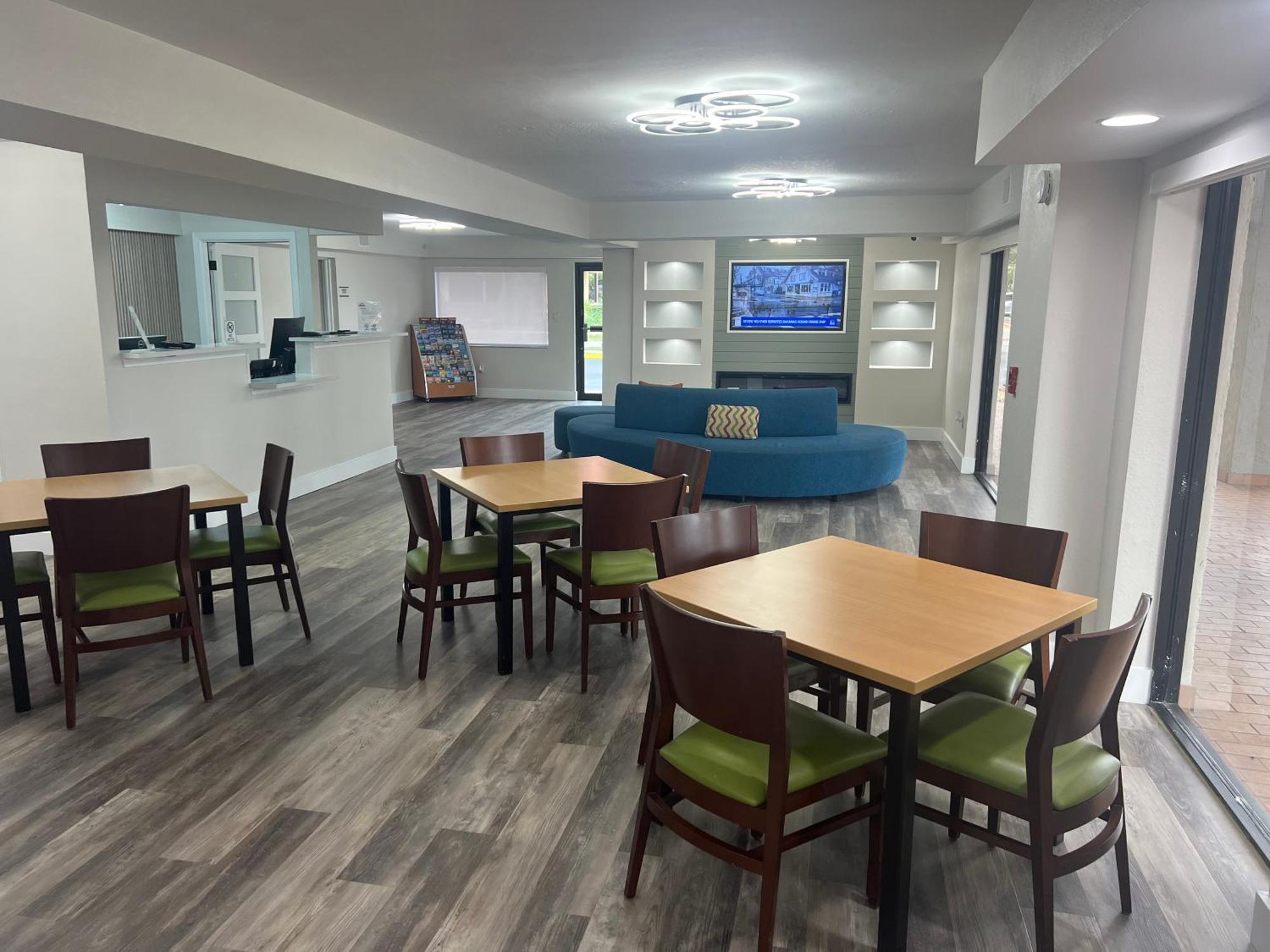 Quality Inn & Suites Orlando East - Ucf Area Alafaya Eksteriør bilde
