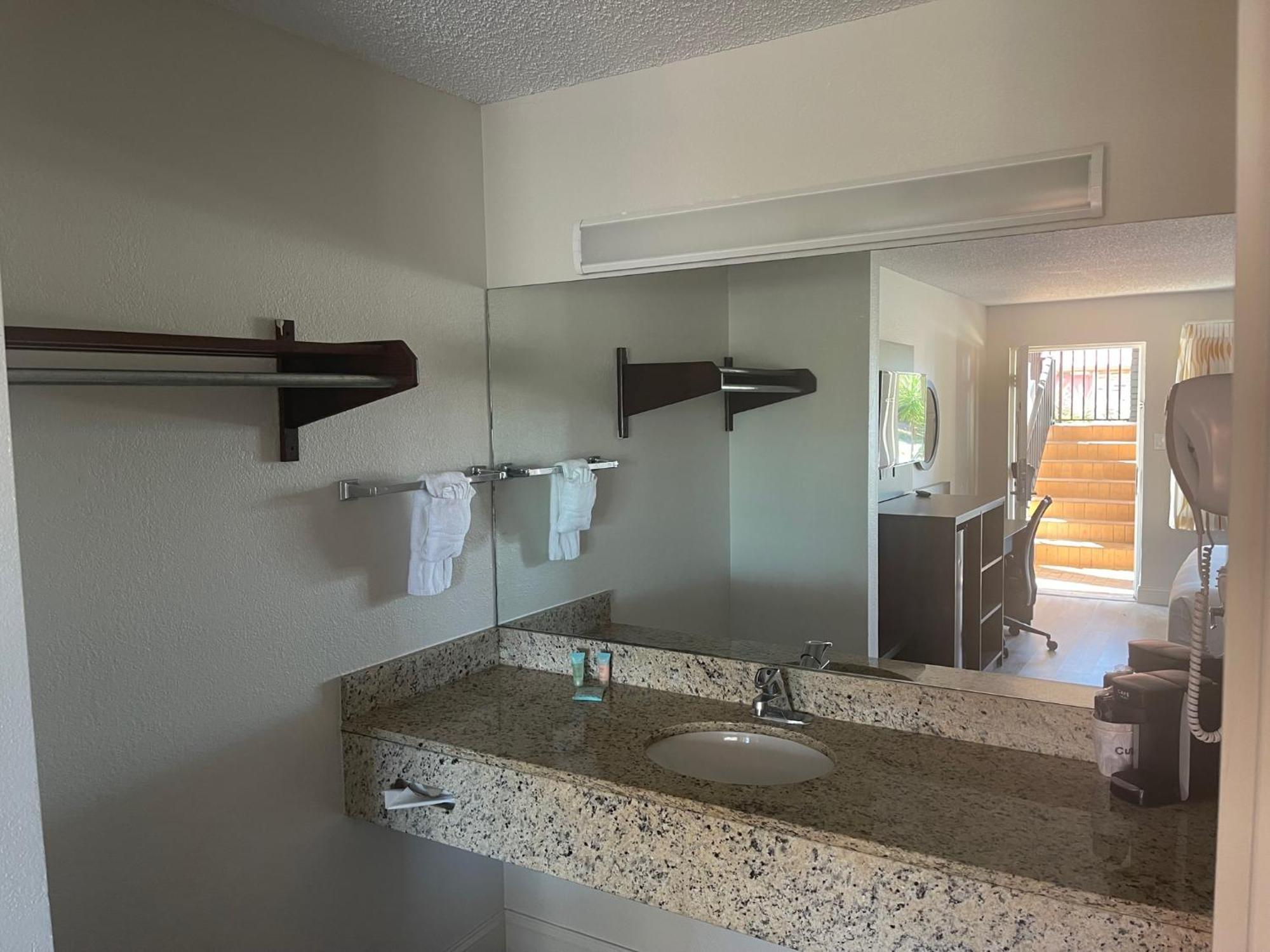 Quality Inn & Suites Orlando East - Ucf Area Alafaya Eksteriør bilde