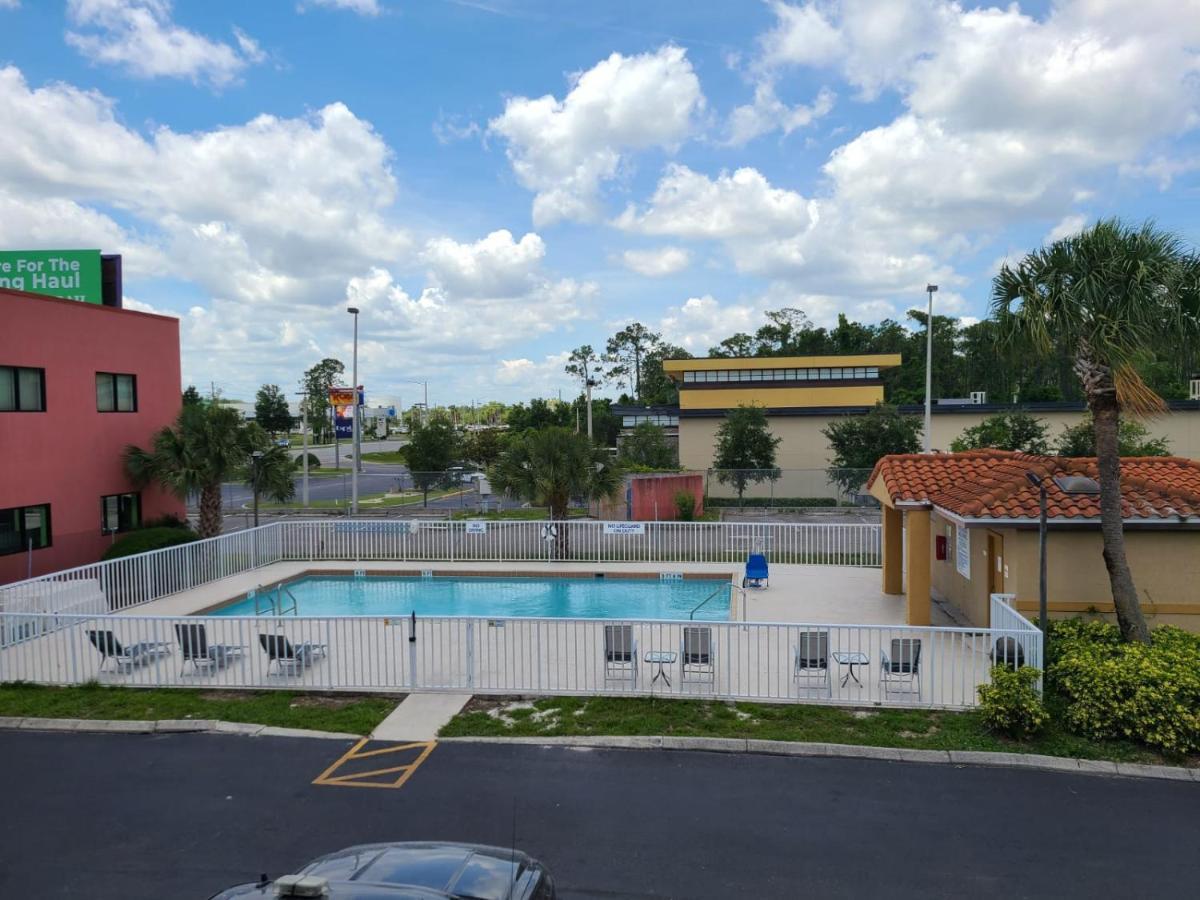 Quality Inn & Suites Orlando East - Ucf Area Alafaya Eksteriør bilde